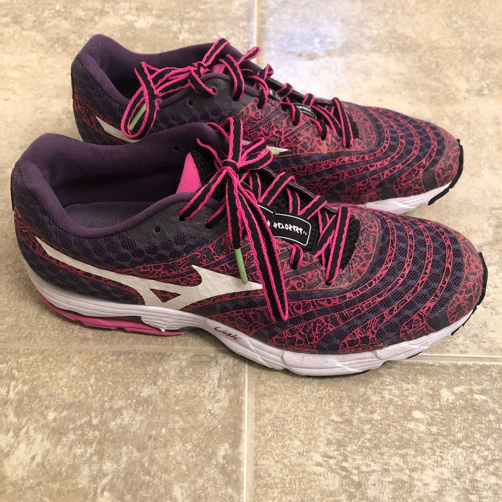 Women’s Mizuno running shoes